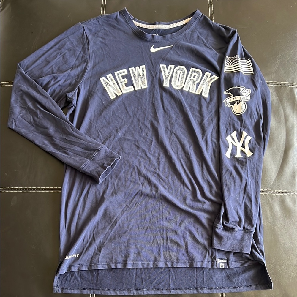 Nike New York Yankees Long Sleeve Shirt - Navy